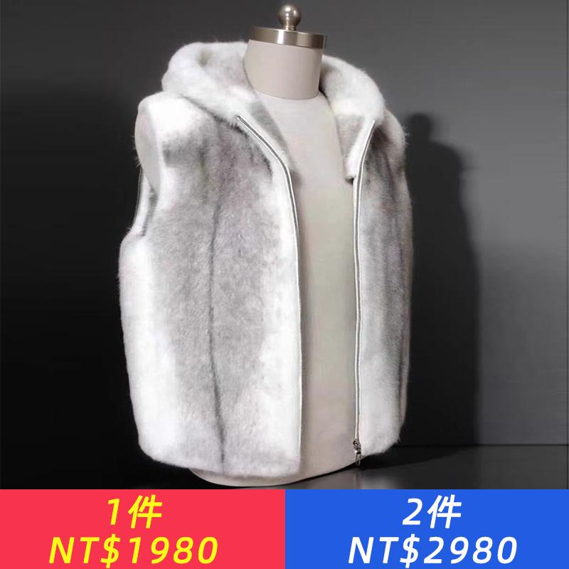 【進口十字貂皮草連帽男士馬甲】  一件搞定冬日時髦｜這件「軟黃金」馬甲，也太好穿了！ 還在糾結冬日疊穿的臃腫？你需要這件「萬用疊穿神器」——高端進口十字貂仿皮草馬甲。鎖住溫度的同時，給予身體充分自由。手臂活動靈活，告別厚重外套的束縛感。室內外溫差切換，一件便能從容應對。